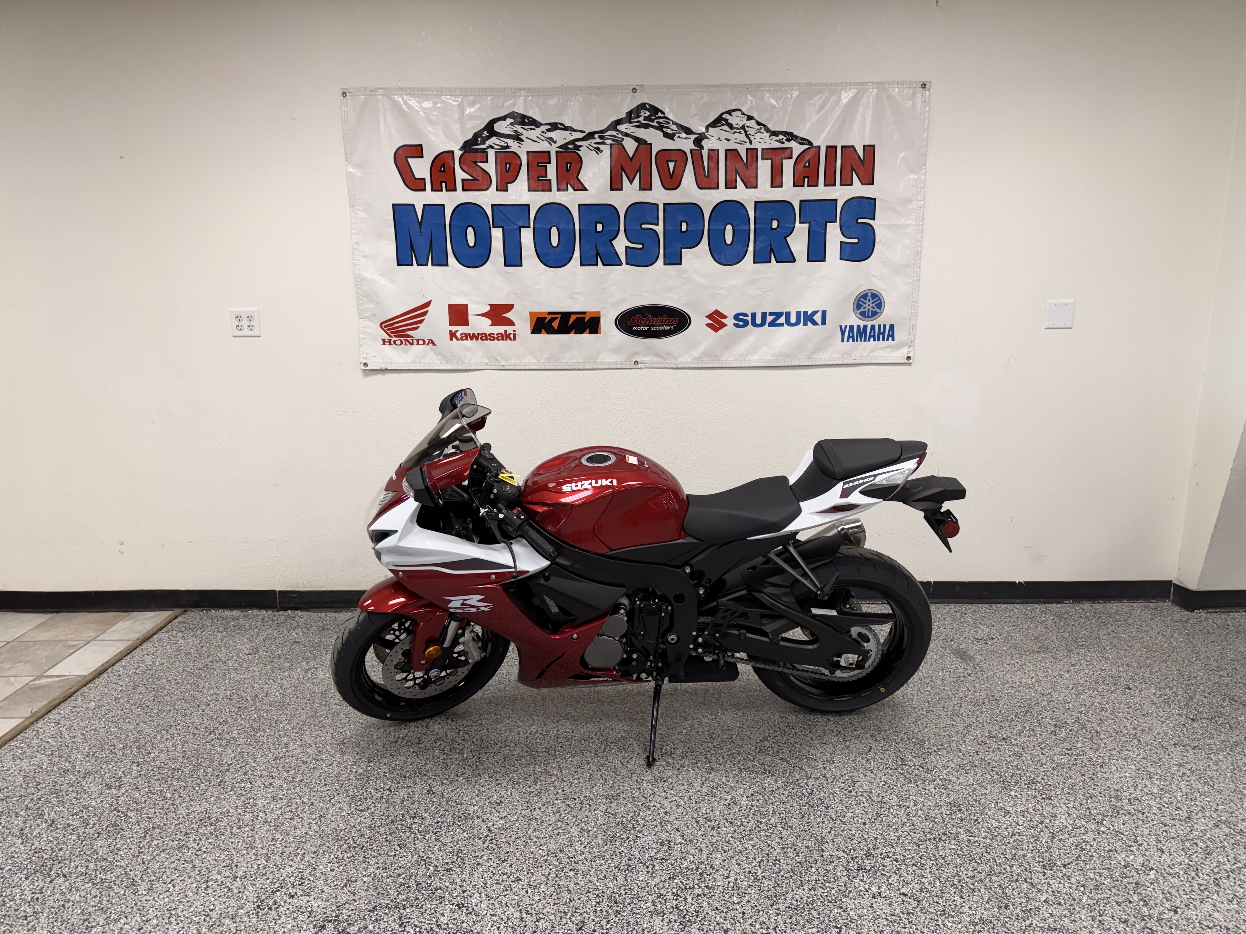 2027 Suzuki GSX-R600 SIDE BY SIDE