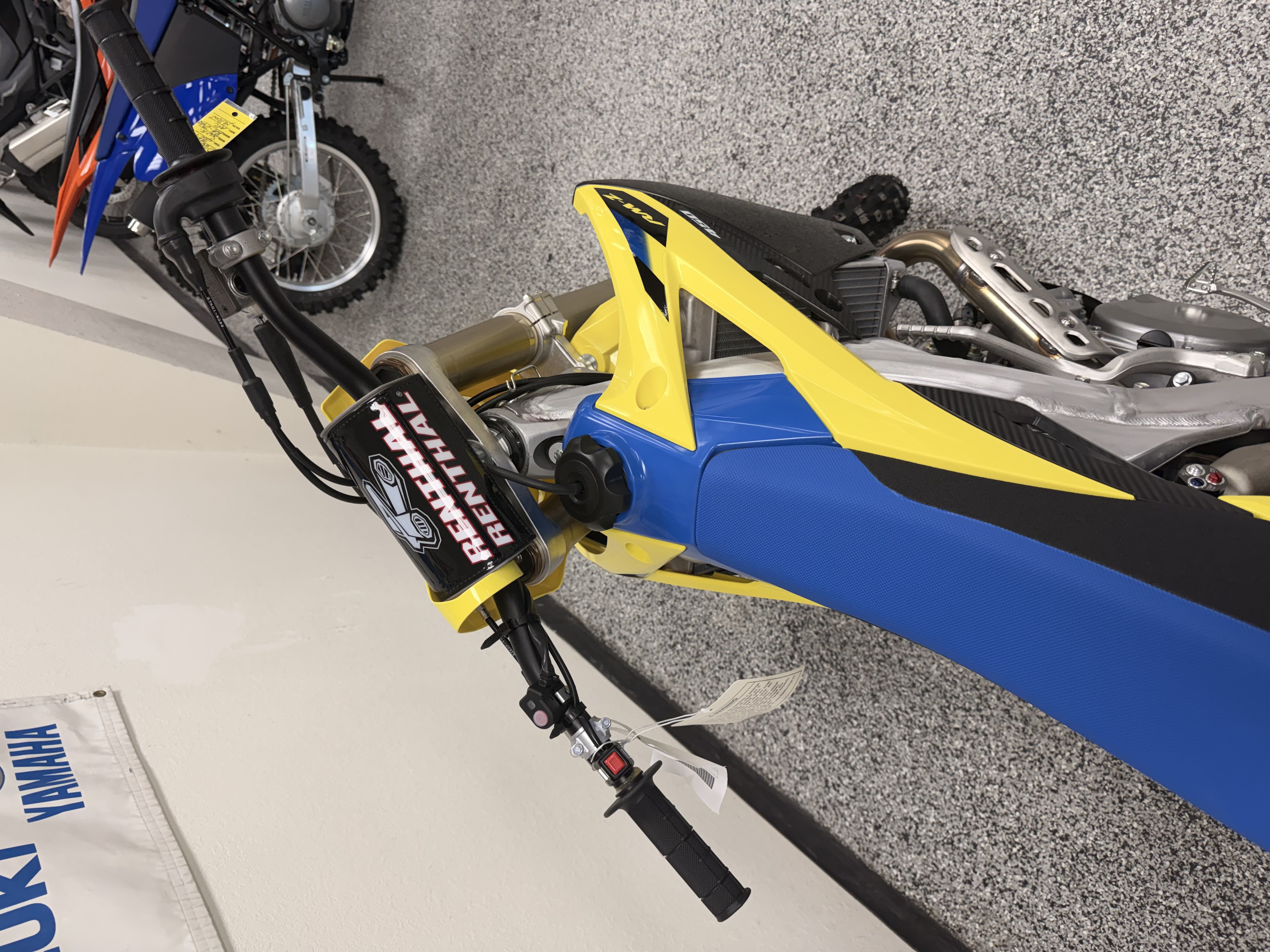 2027 Suzuki RM-Z450 DIRT BIKE