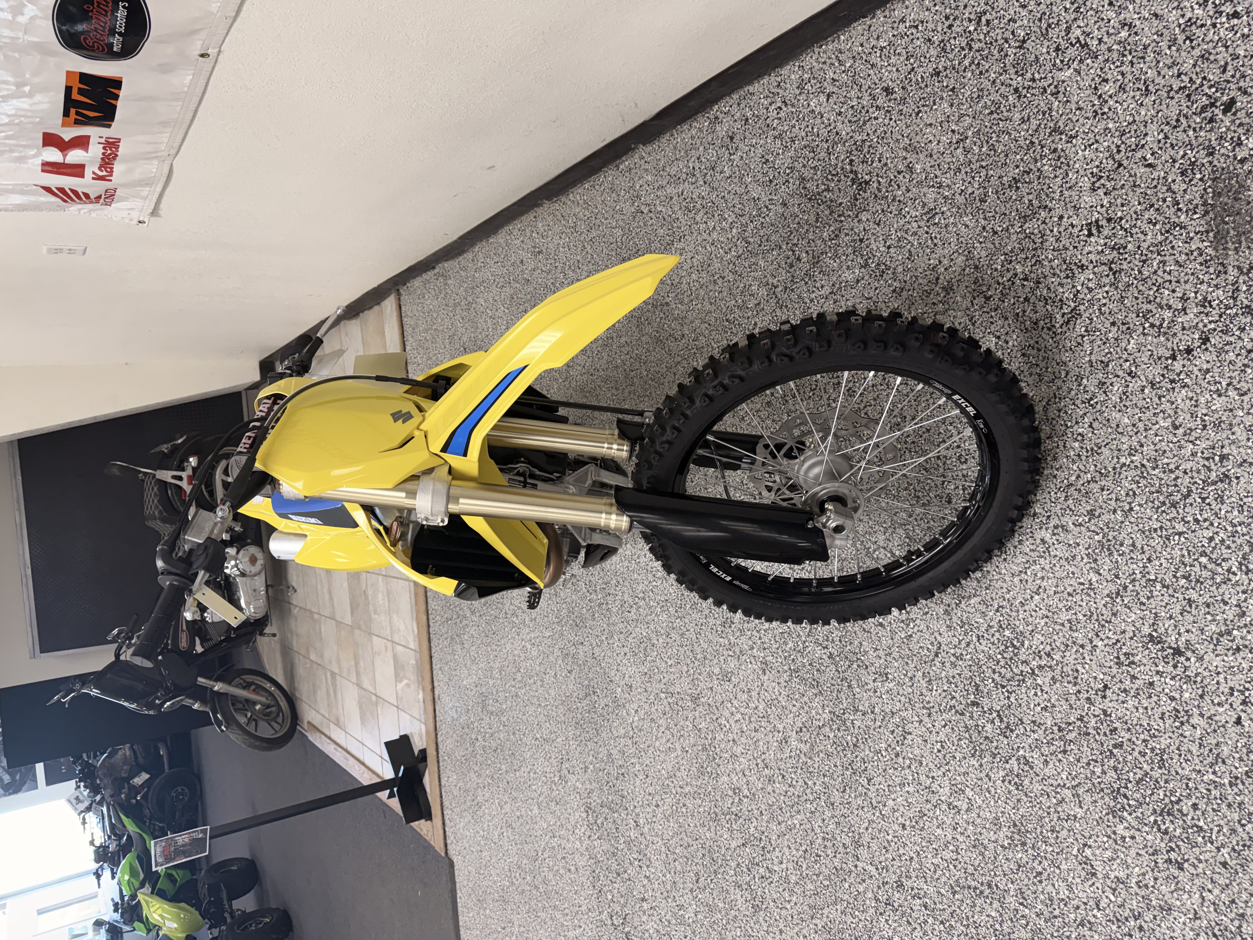 2027 Suzuki RM-Z450 DIRT BIKE