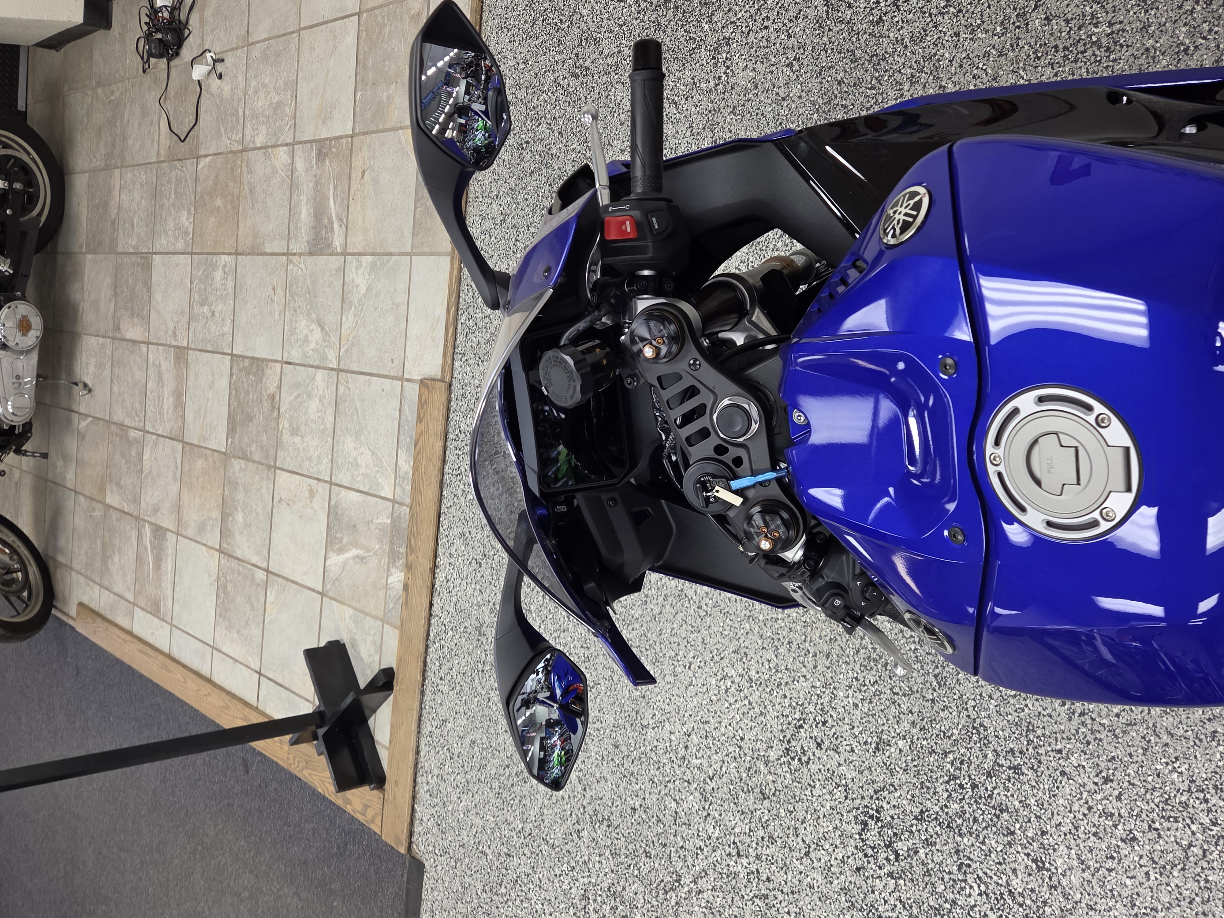 2027 YAMAHA YZF-R9 MOTORCYCLE