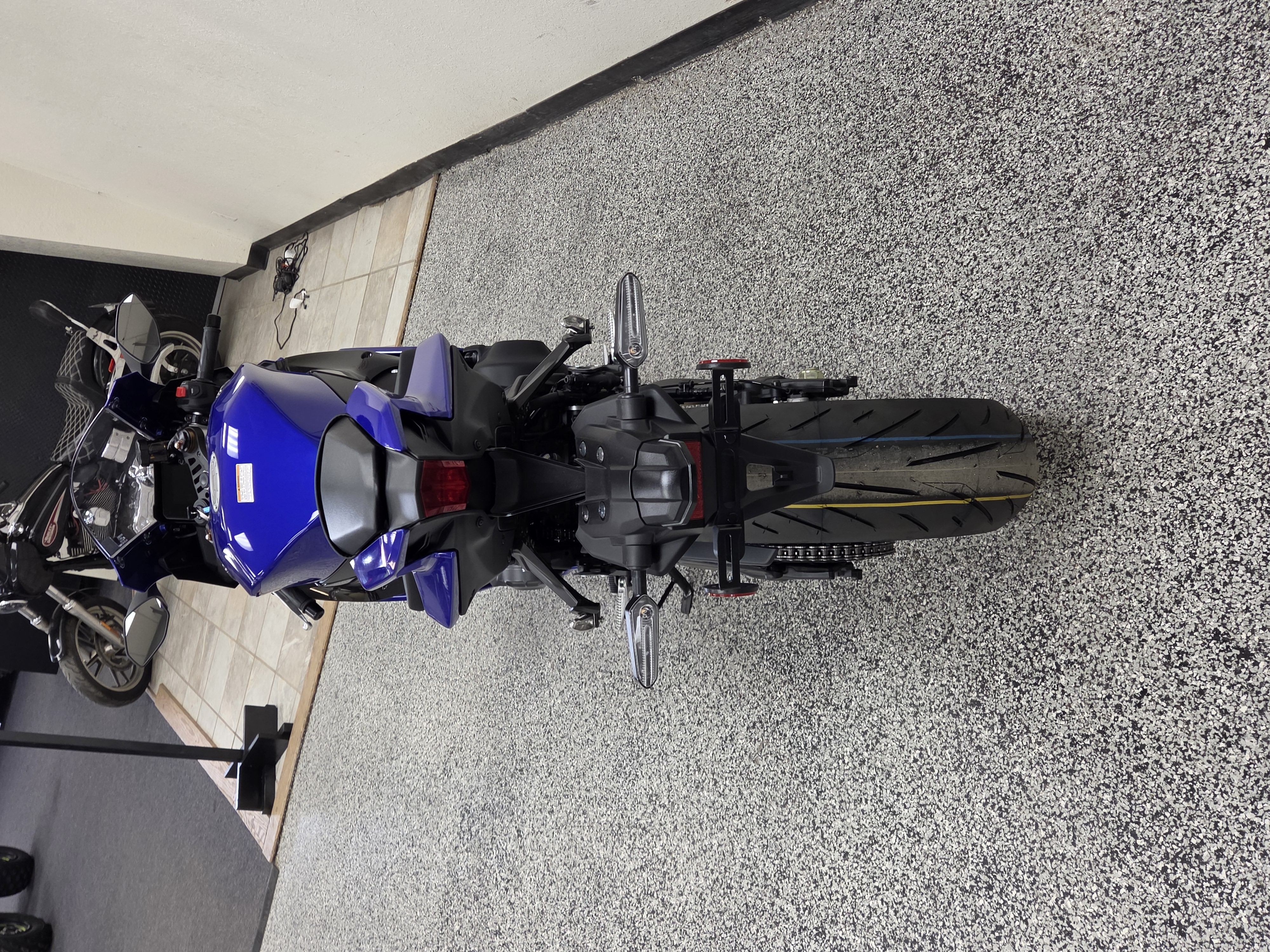 2027 YAMAHA YZF-R9 MOTORCYCLE