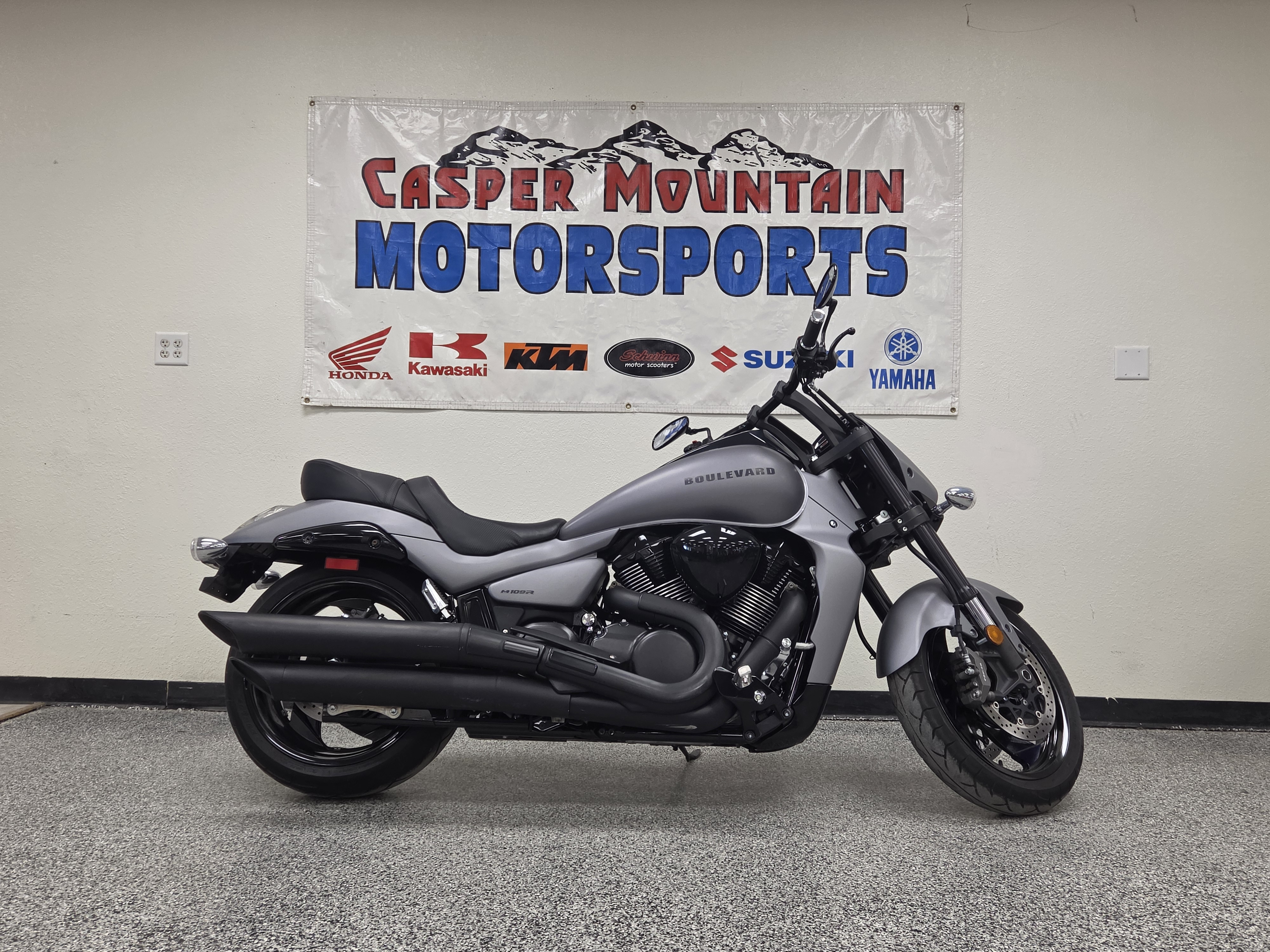 2017 Suzuki BOULEVARD M109R B MOTORCYCLE