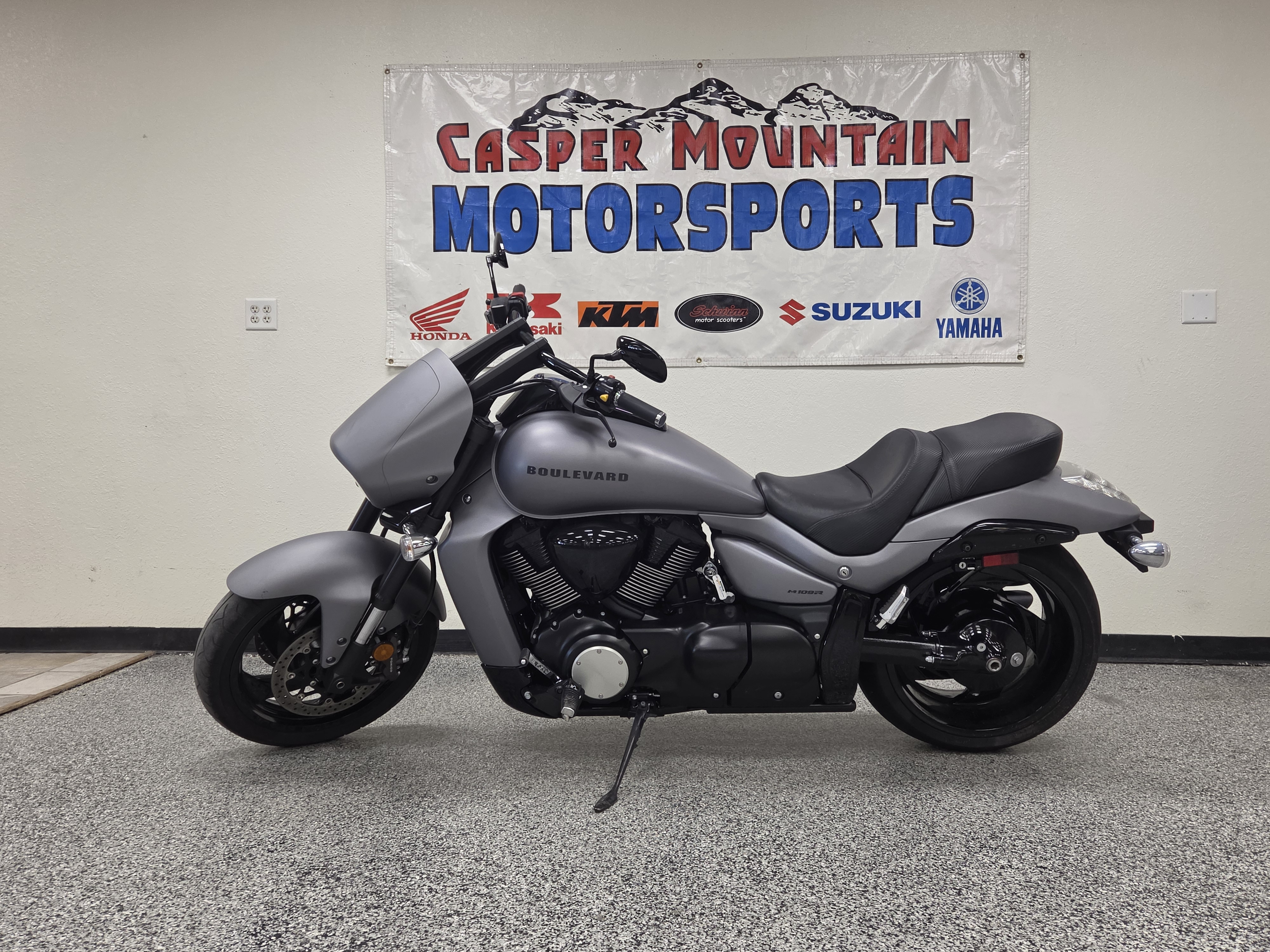 2017 Suzuki BOULEVARD M109R B MOTORCYCLE