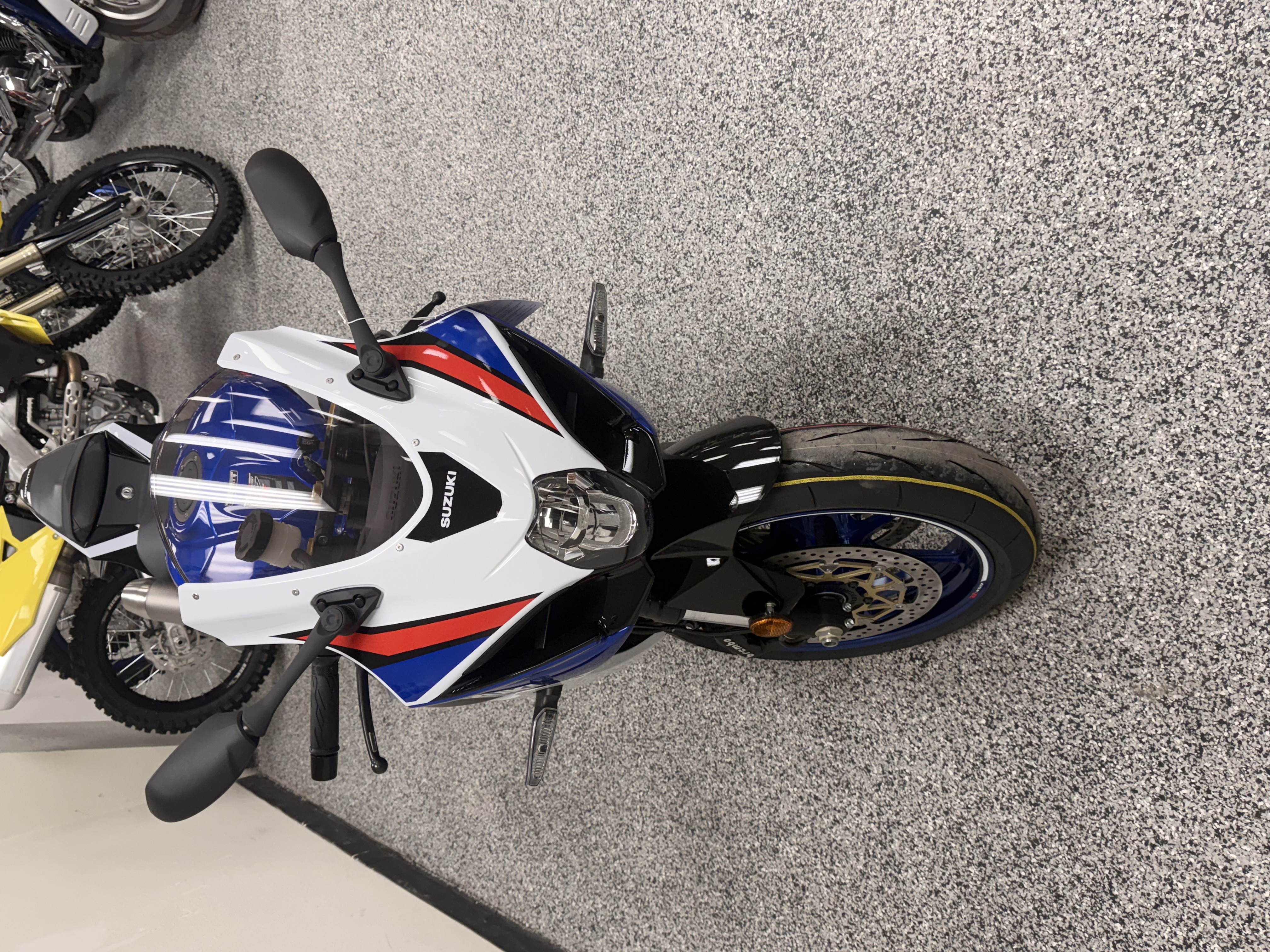 2027 Suzuki GSX-R1000 MOTORCYCLE