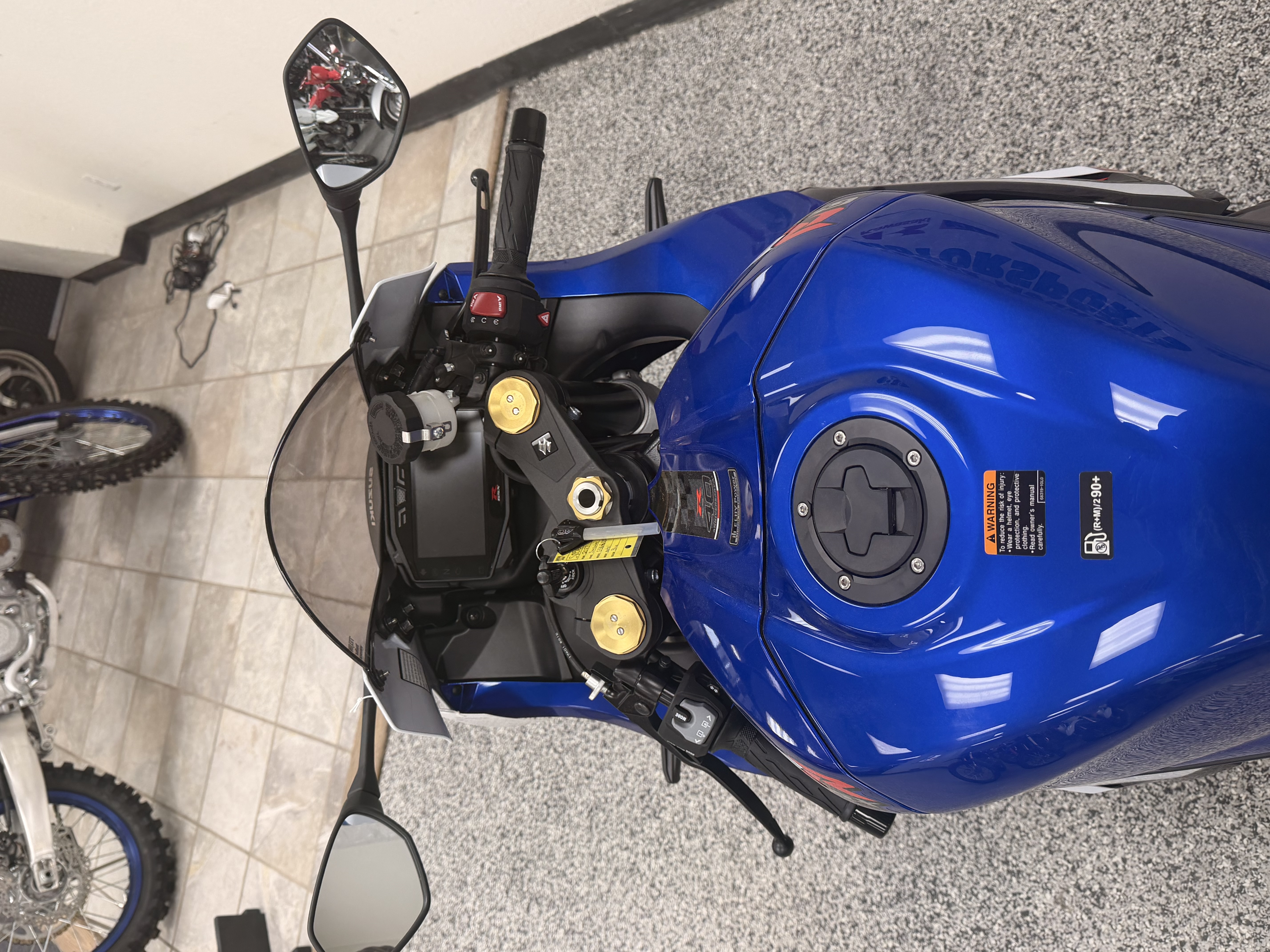 2027 Suzuki GSX-R1000 MOTORCYCLE