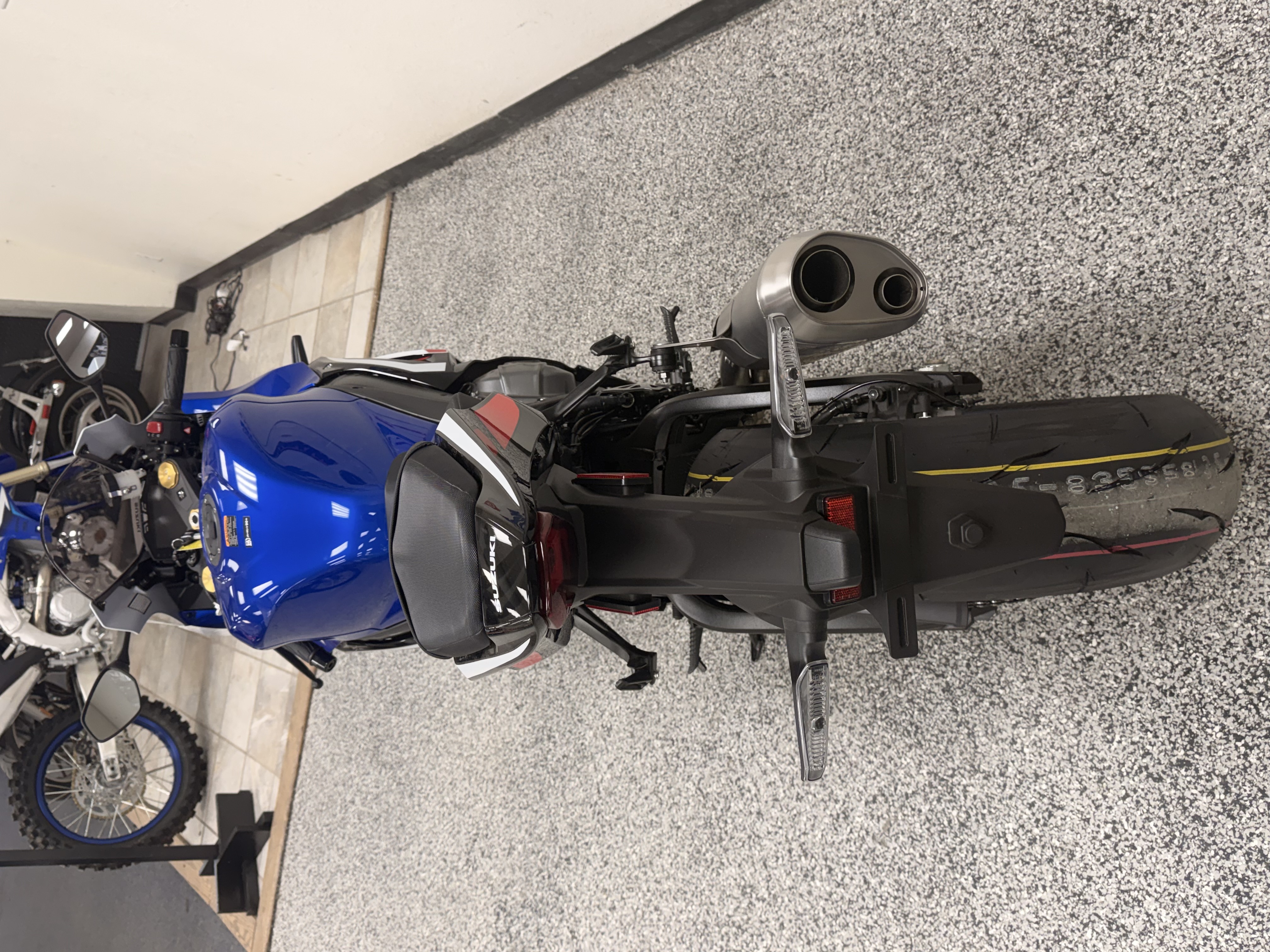 2027 Suzuki GSX-R1000 MOTORCYCLE
